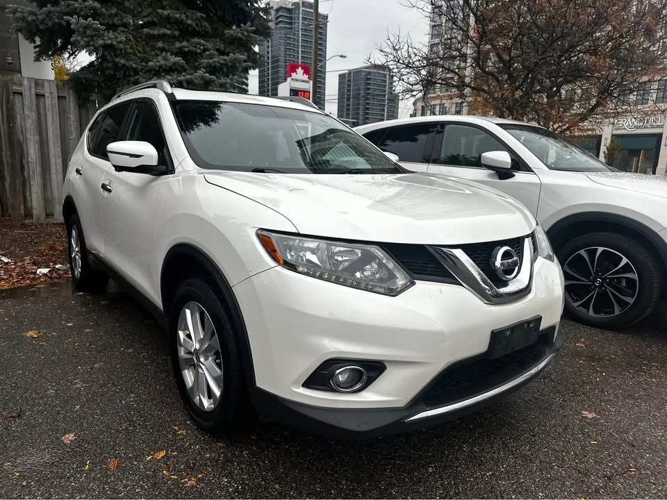 2016 Nissan Rogue - Image 2 of 12