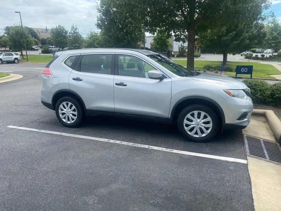 2016 Nissan Rogue - Image 16 of 19