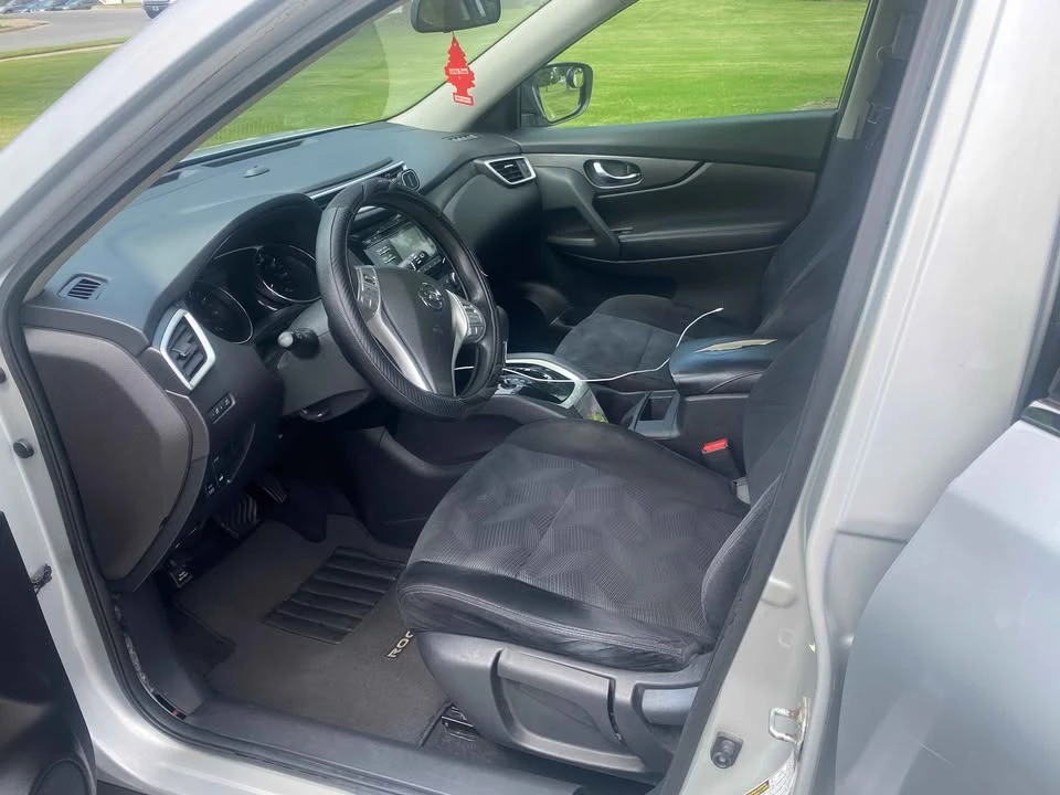 2016 Nissan Rogue - Image 18 of 19