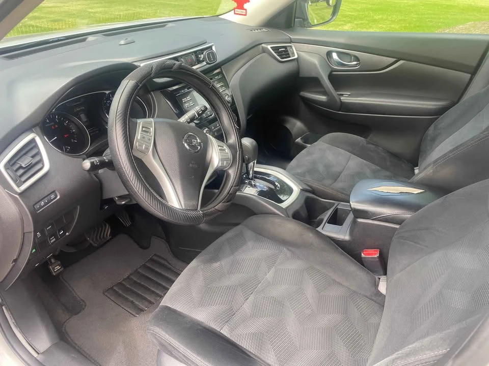 2016 Nissan Rogue - Image 12 of 19
