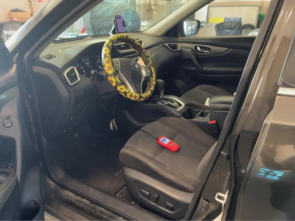 2016 Nissan Rogue - Image 6 of 6