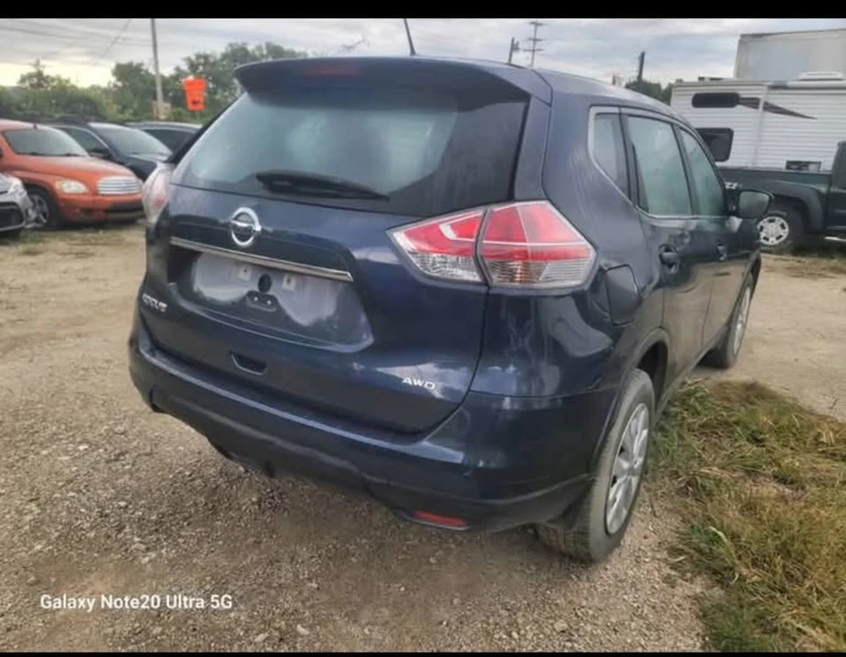 2016 Nissan Rogue - Image 7 of 11
