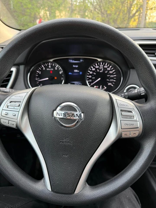 2016 Nissan Rogue - Image 12 of 16