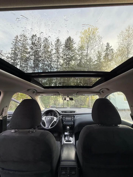 2016 Nissan Rogue - Image 9 of 16