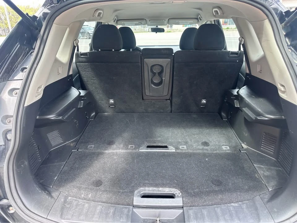 2016 Nissan Rogue - Image 13 of 16