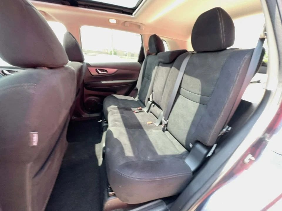 2016 Nissan Rogue - Image 5 of 9