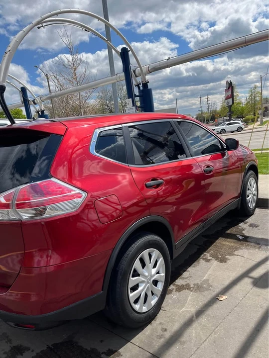 2016 Nissan Rogue - Image 2 of 6