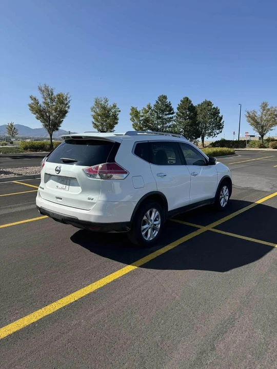 2016 Nissan Rogue - Image 10 of 10