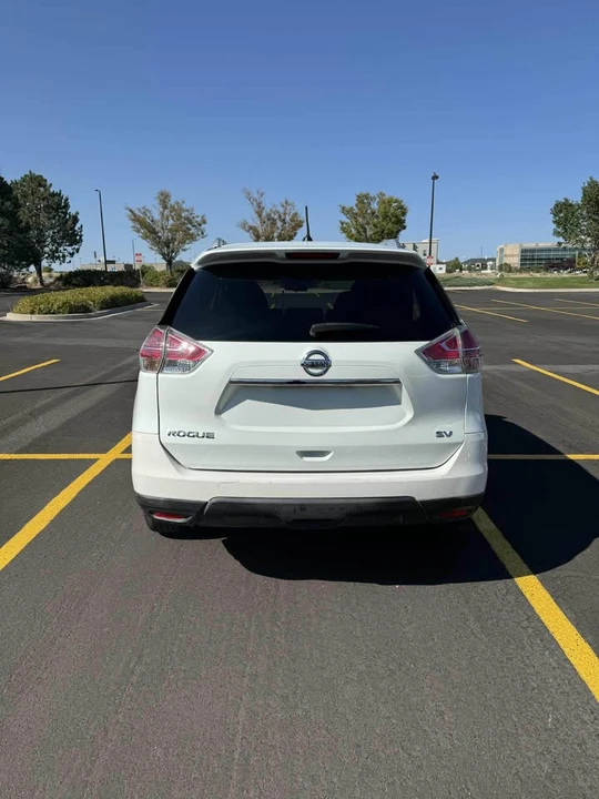2016 Nissan Rogue - Image 5 of 10