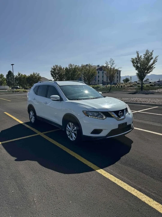 2016 Nissan Rogue - Image 7 of 10