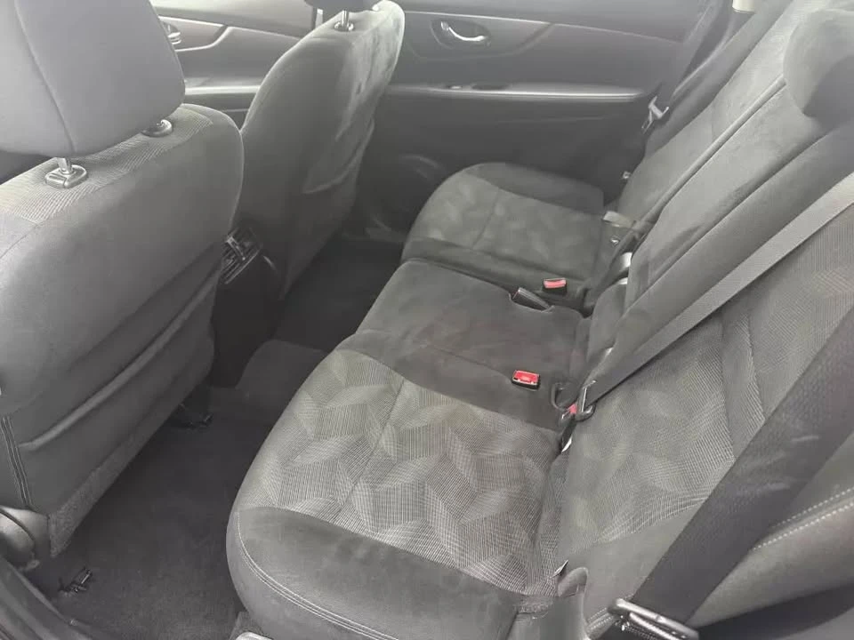 2016 Nissan Rogue - Image 15 of 19