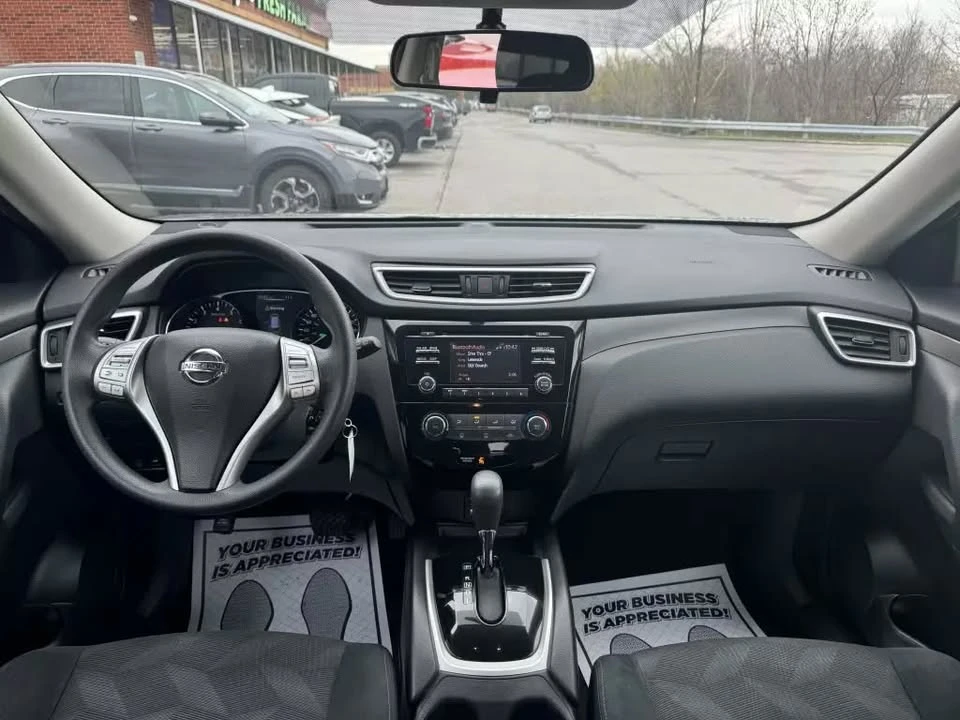 2016 Nissan Rogue - Image 11 of 19