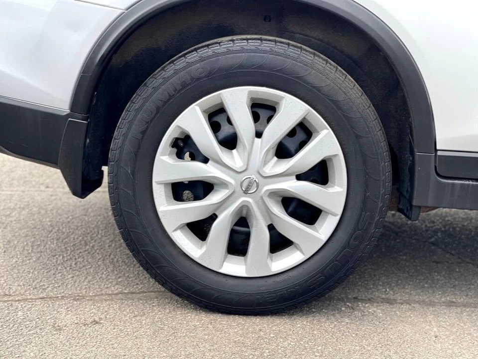 2016 Nissan Rogue - Image 12 of 15