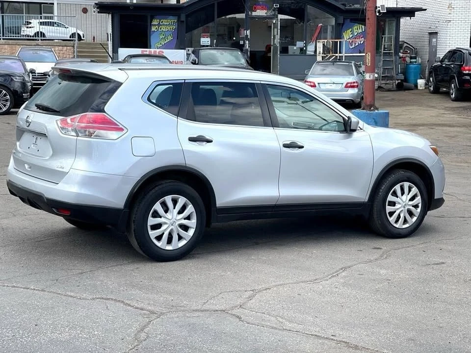 2016 Nissan Rogue - Image 5 of 15