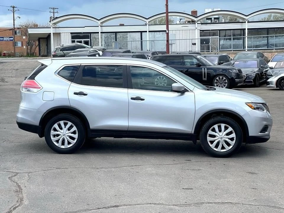 2016 Nissan Rogue - Image 4 of 15