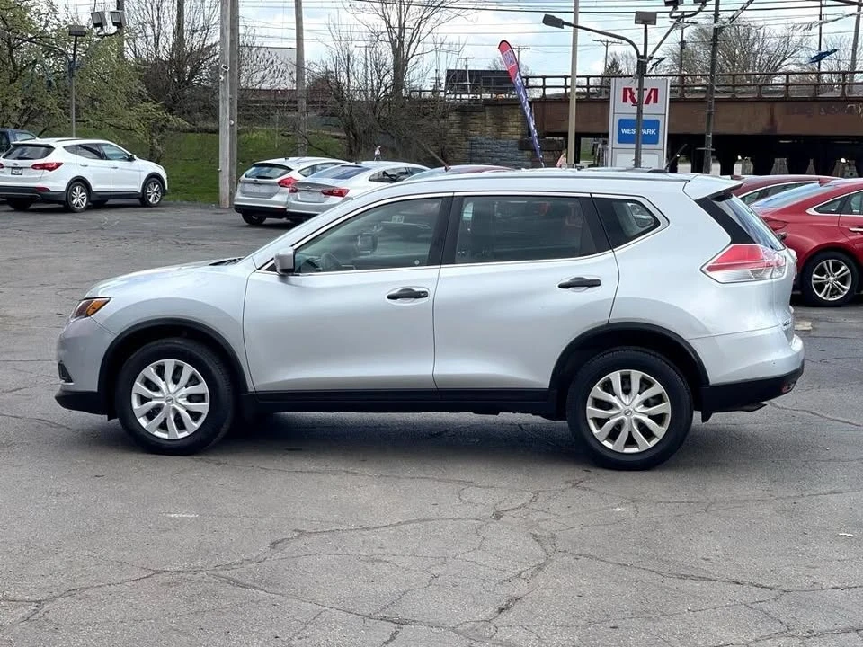2016 Nissan Rogue - Image 7 of 15