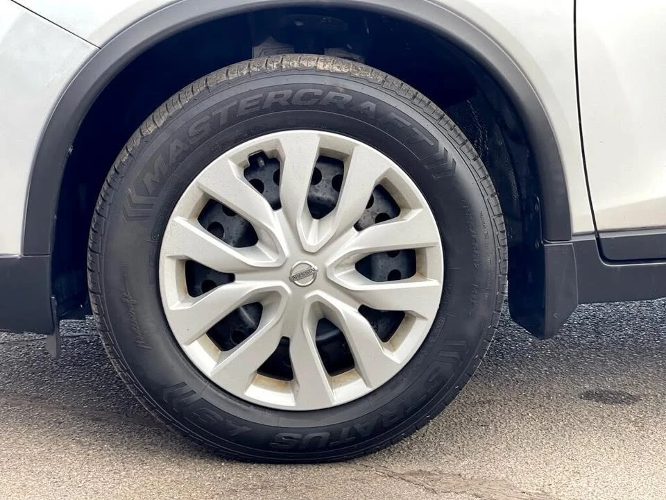 2016 Nissan Rogue - Image 14 of 15