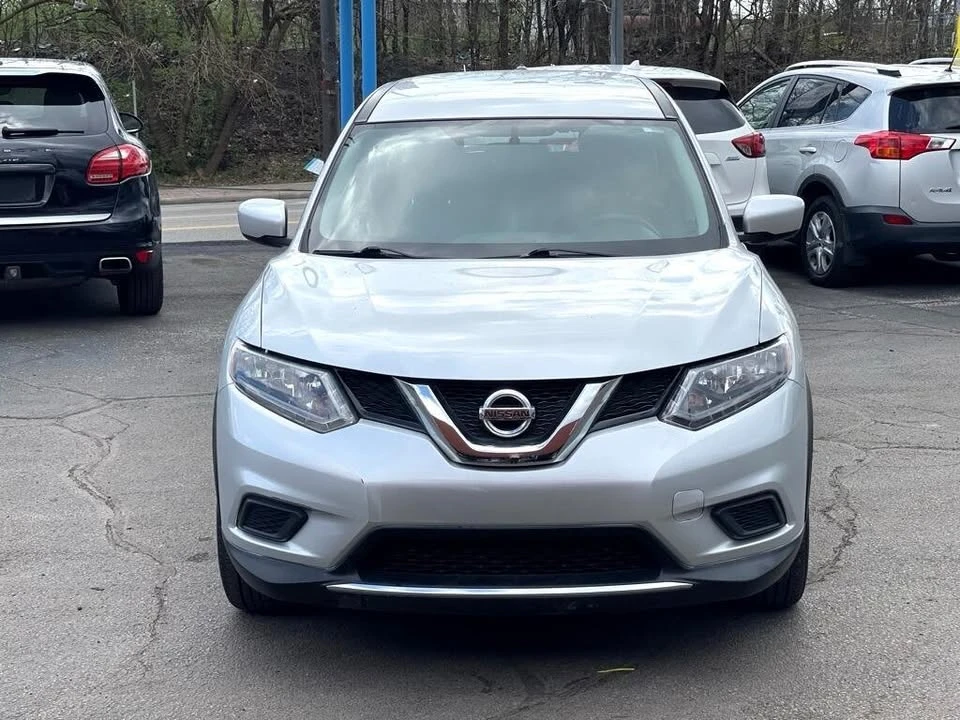 2016 Nissan Rogue - Image 2 of 15