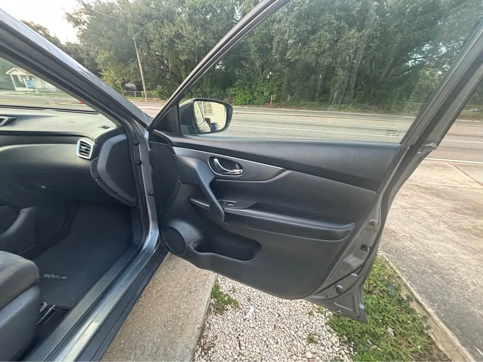 2016 Nissan Rogue - Image 7 of 15