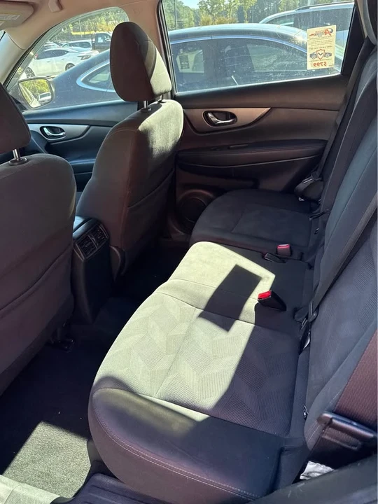 2016 Nissan Rogue - Image 11 of 16