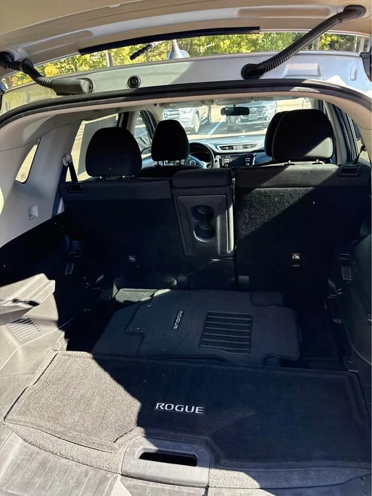 2016 Nissan Rogue - Image 12 of 16