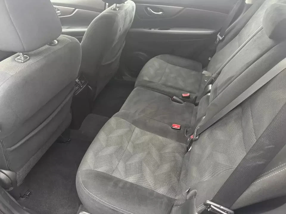 2016 Nissan Rogue - Image 15 of 19