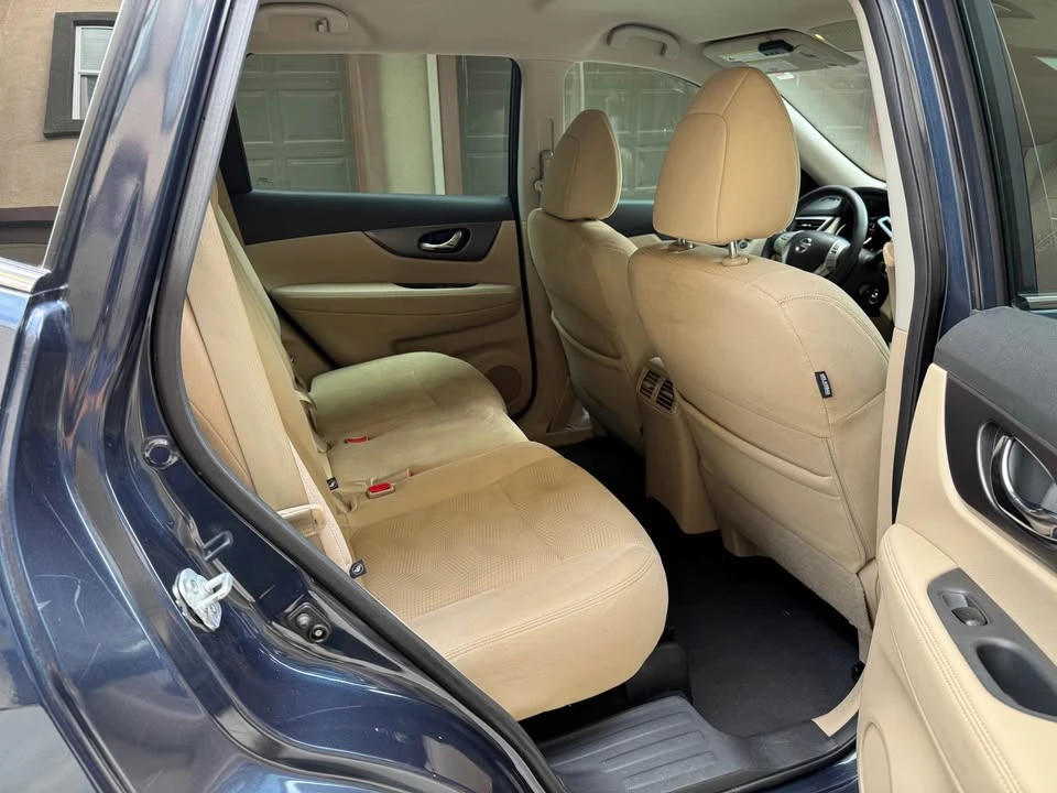 2016 Nissan Rogue - Image 11 of 20
