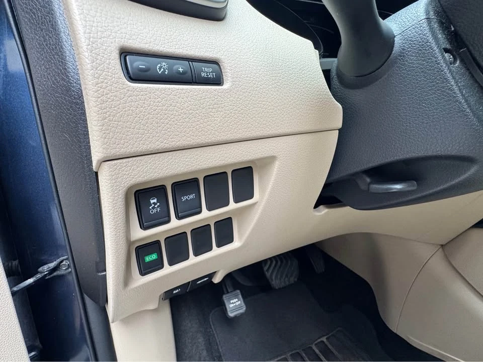 2016 Nissan Rogue - Image 16 of 20