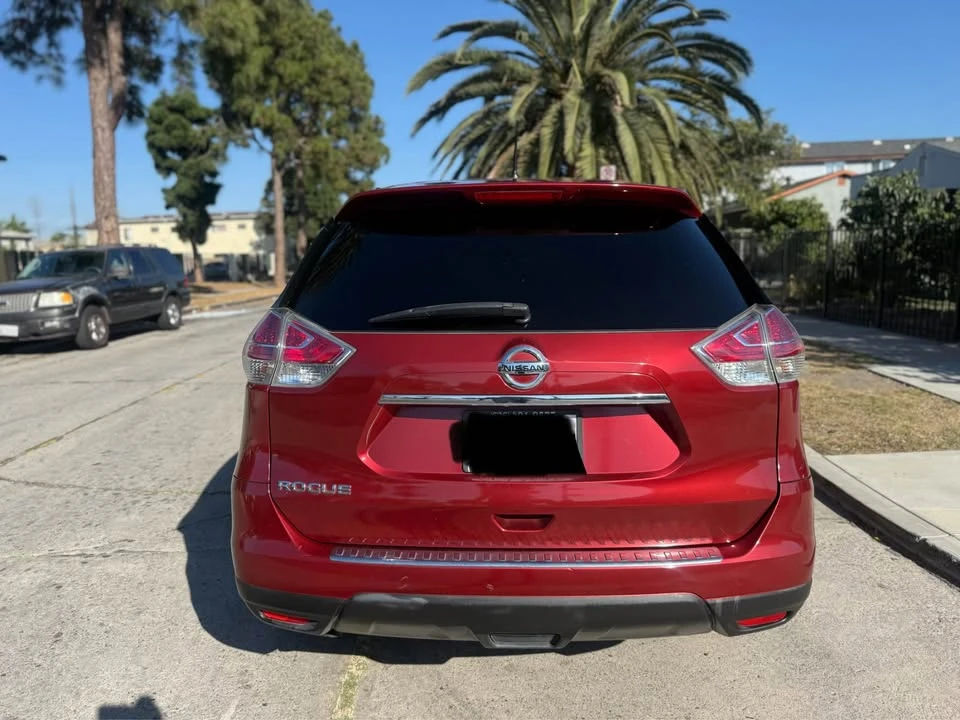 2016 Nissan Rogue - Image 3 of 11