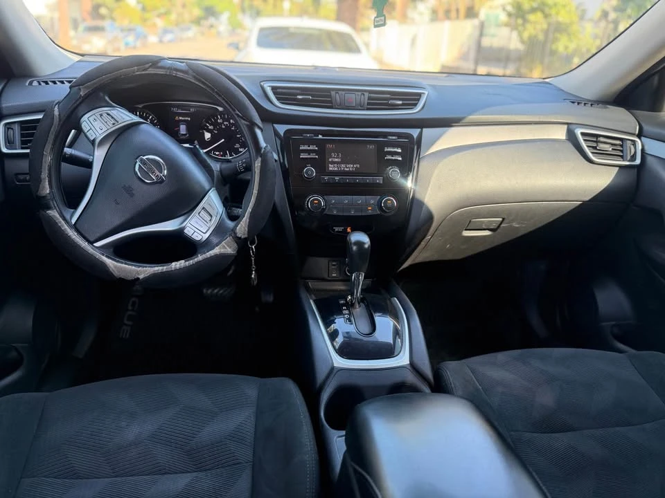 2016 Nissan Rogue - Image 7 of 11