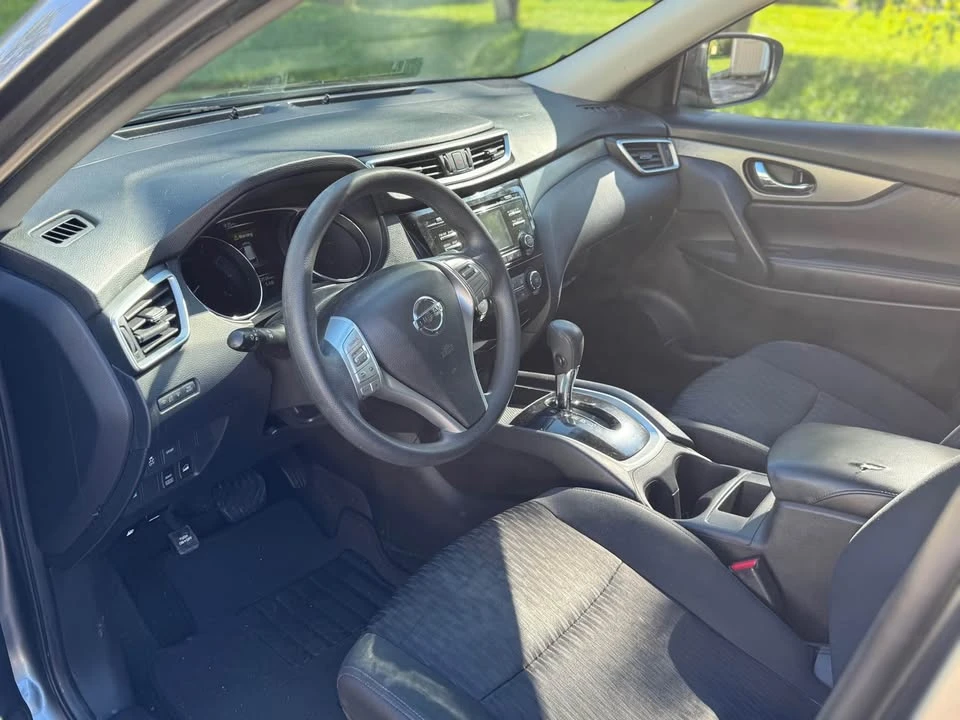 2016 Nissan Rogue - Image 8 of 13