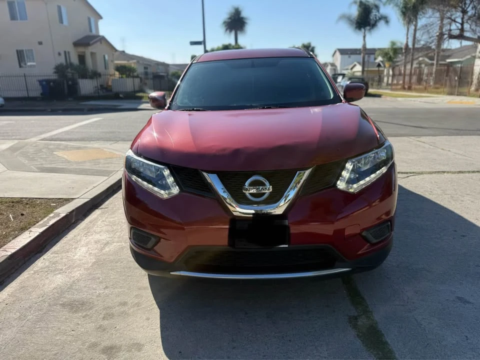 2016 Nissan Rogue - Image 2 of 11