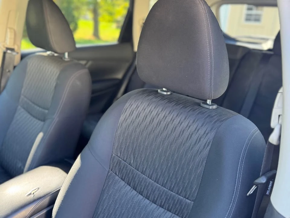 2016 Nissan Rogue - Image 9 of 13