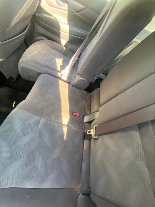 2016 Nissan Rogue - Image 10 of 12