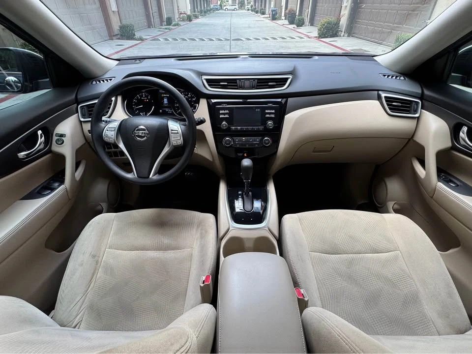 2016 Nissan Rogue - Image 13 of 20