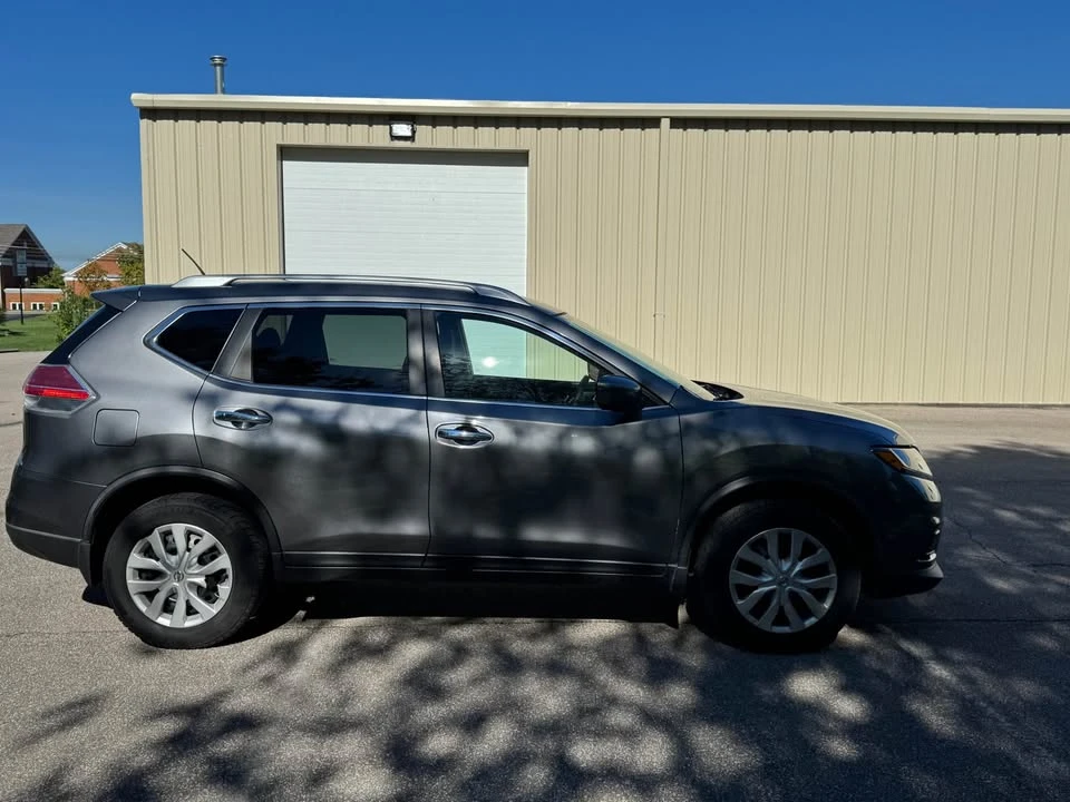 2016 Nissan Rogue - Image 6 of 13