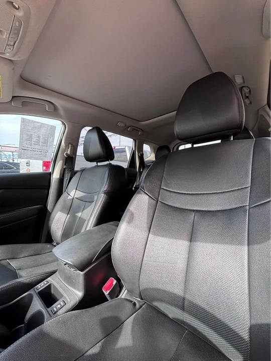 2016 Nissan Rogue - Image 3 of 5