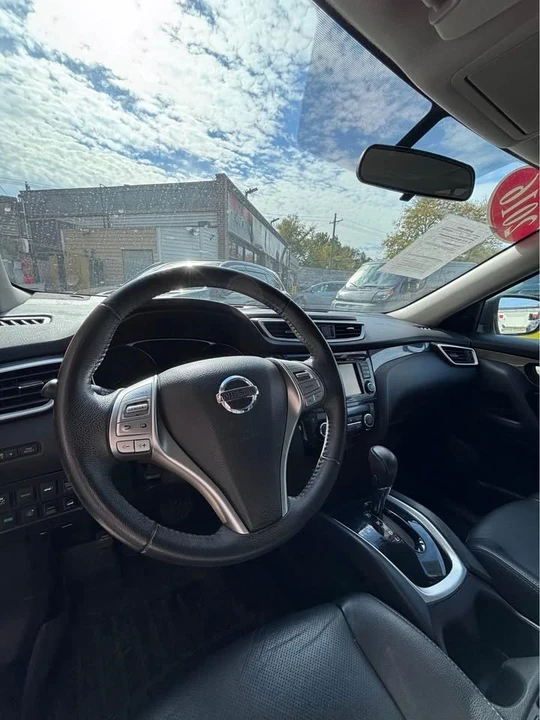 2016 Nissan Rogue - Image 2 of 5