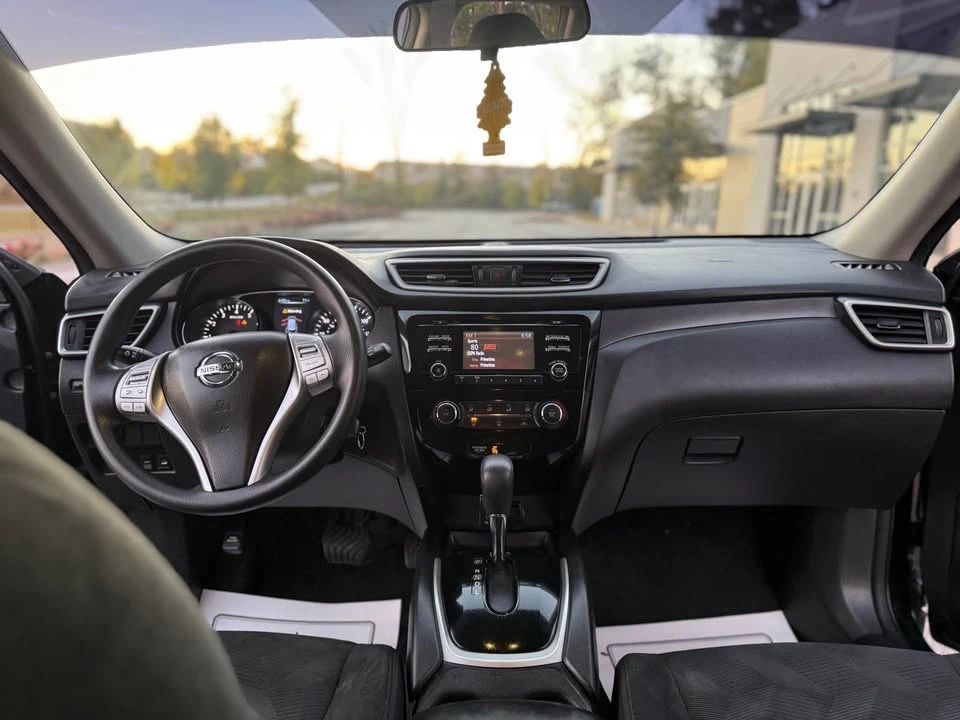 2016 Nissan Rogue - Image 15 of 20
