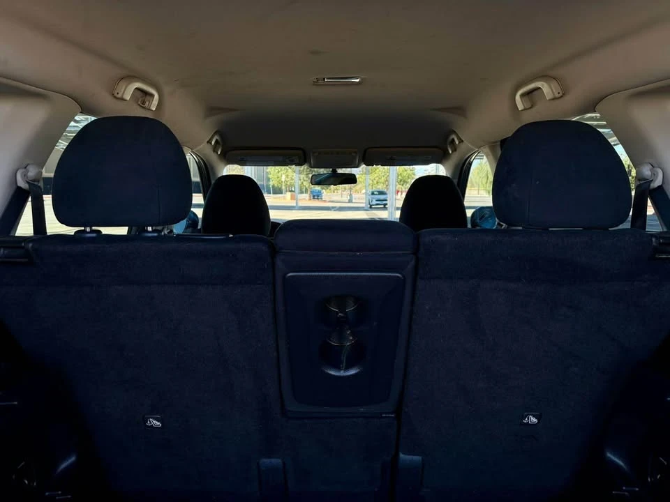2016 Nissan Rogue - Image 9 of 18