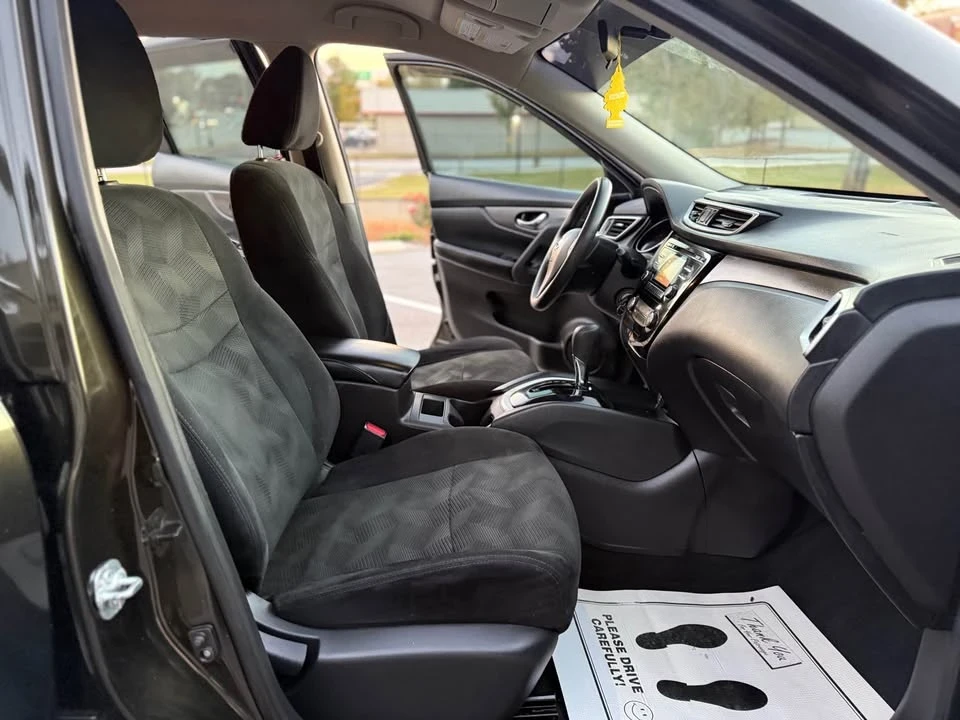 2016 Nissan Rogue - Image 17 of 20