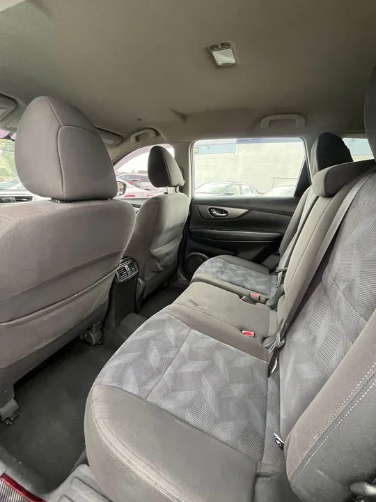 2016 Nissan Rogue - Image 8 of 10