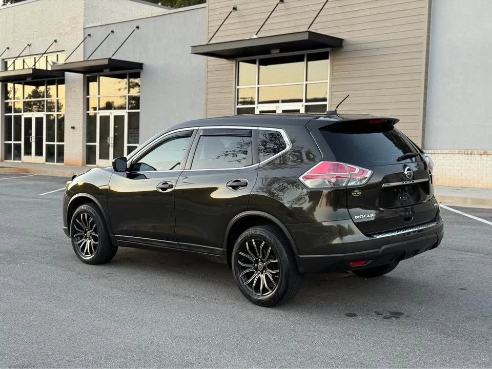 2016 Nissan Rogue - Image 10 of 20