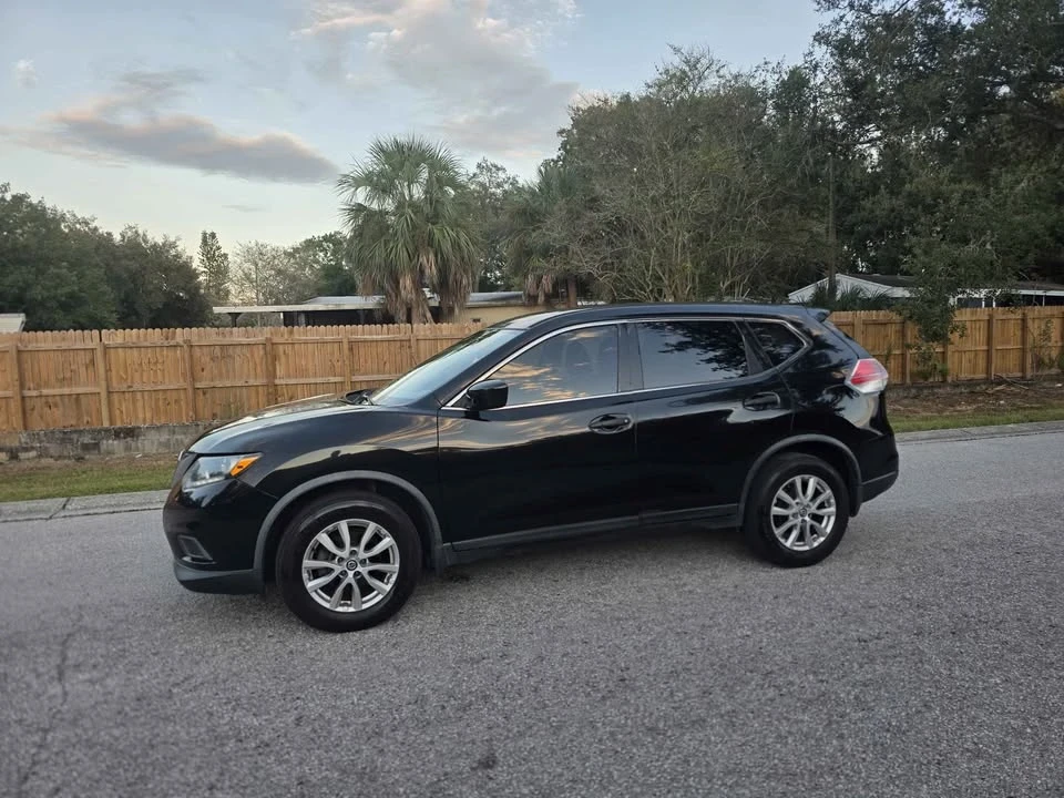 2016 Nissan Rogue - Image 2 of 14
