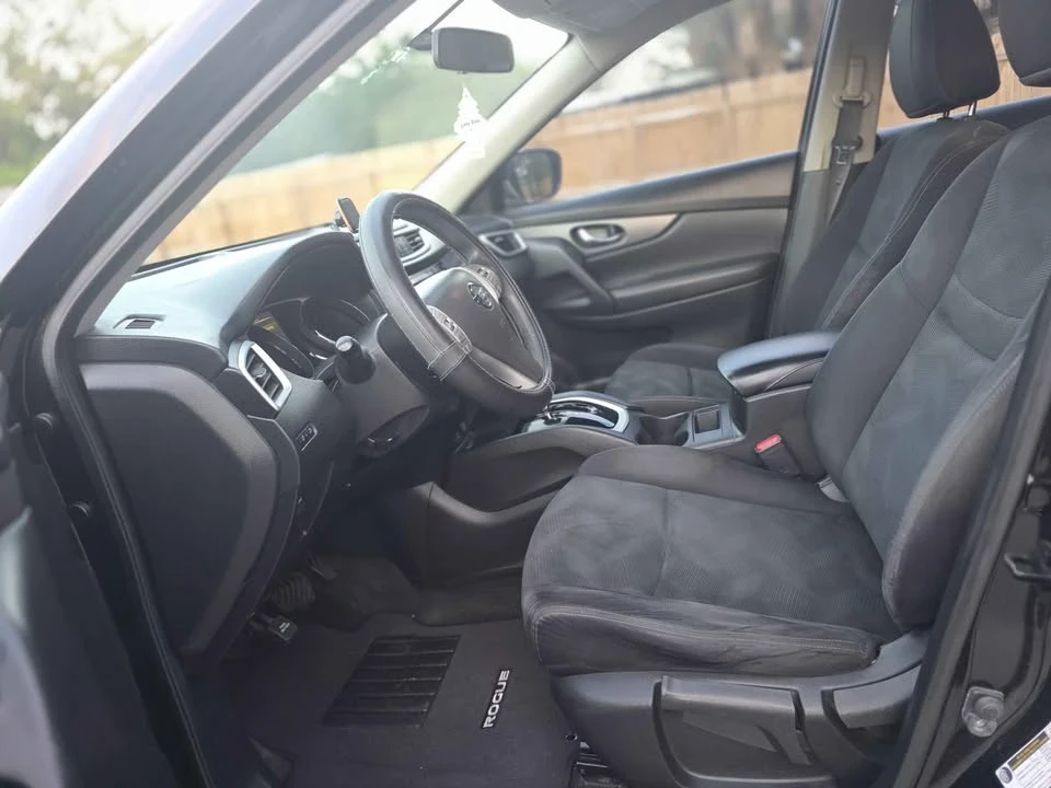 2016 Nissan Rogue - Image 11 of 14