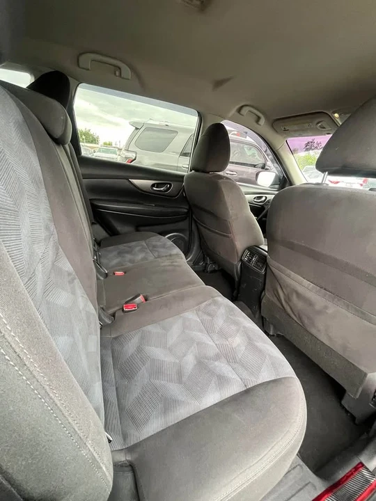 2016 Nissan Rogue - Image 5 of 10