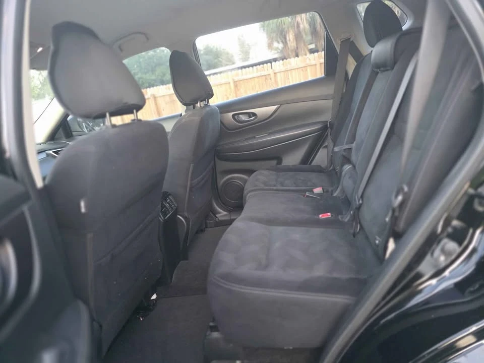 2016 Nissan Rogue - Image 10 of 14