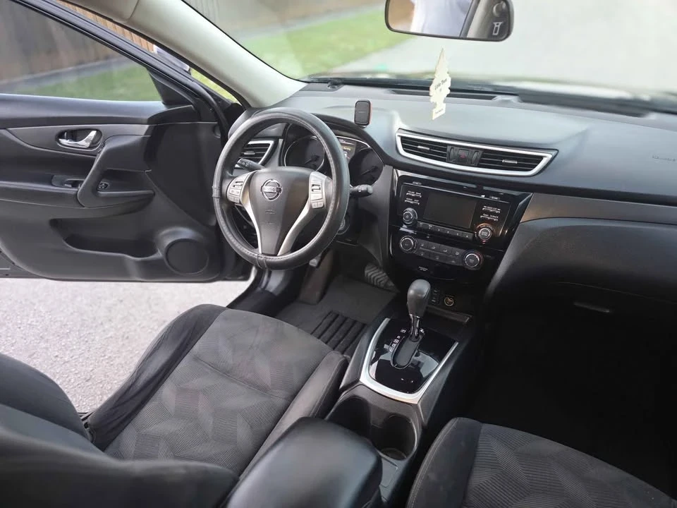 2016 Nissan Rogue - Image 13 of 14
