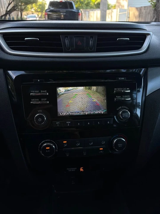 2016 Nissan Rogue - Image 11 of 13