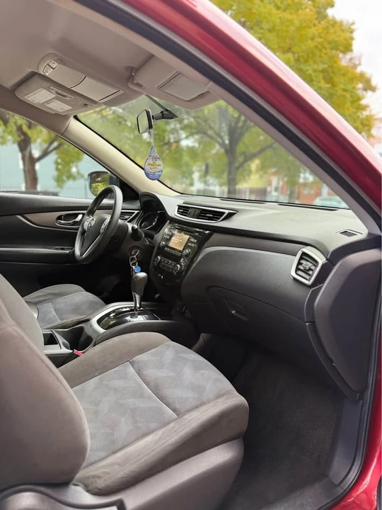 2016 Nissan Rogue - Image 7 of 10